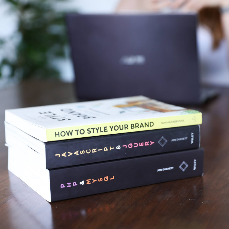 How collaborating with a web developer can help you stand out as a web designer